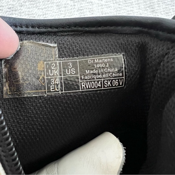 Dr. Martens 1460 J Girl’s White Ankle High Combat Boots Sz 3 - Picture 12 of 12